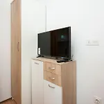 Petra Apartman Brodarica