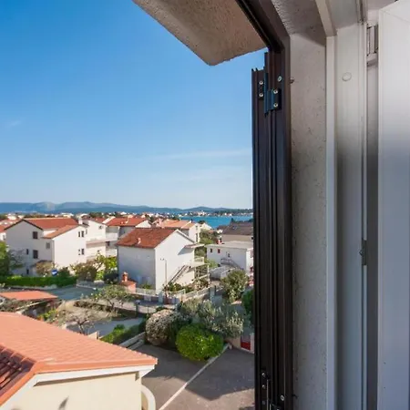 Apartment Petra דירה *