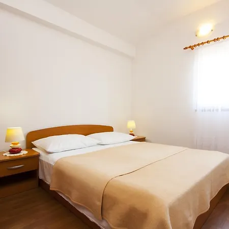 Petra Brodarica (Sibenik-Knin)