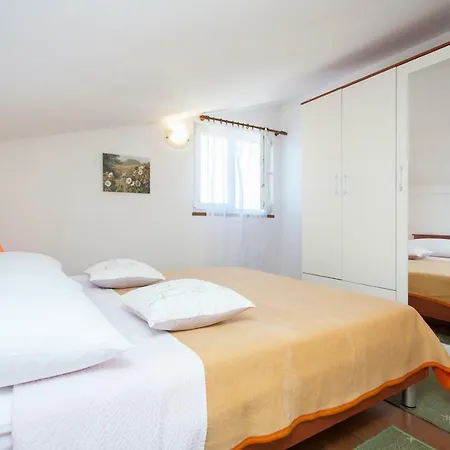 Petra Apartment *