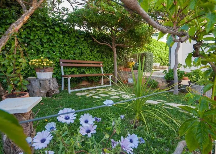 Apartment Petra דירה *